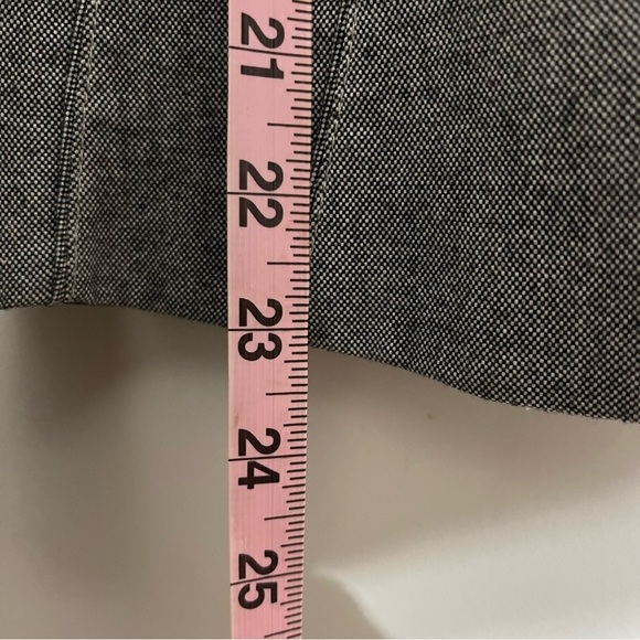 White House Black Market Ruffle Front Single Button Blazer Jacket Size 6 Gray - Picture 8 of 8